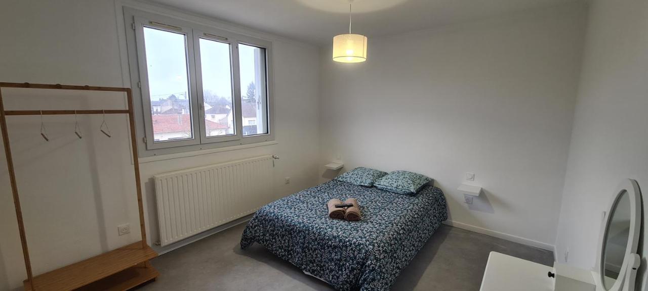 Private Room In Shared Apartment III Beauvais Buitenkant foto